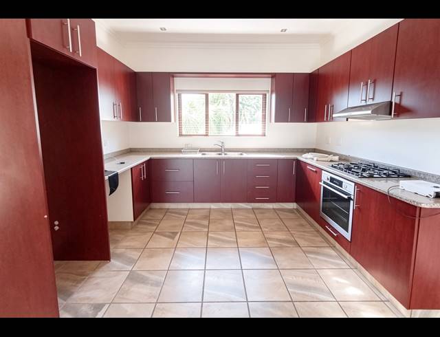 2 BEDROOM HOUSE TO LET IN WATERFALL